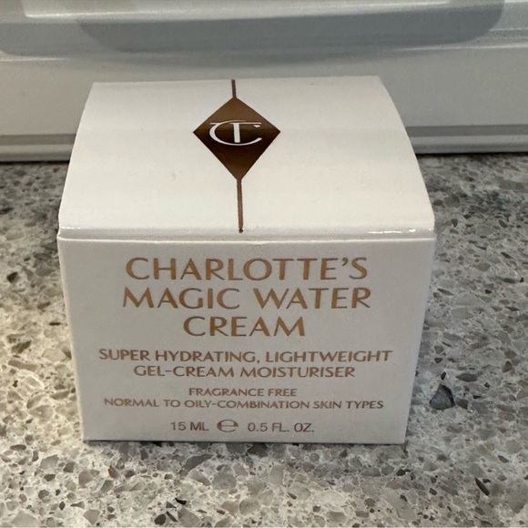 Charlotte Tilbury Magic Water Cream Gel Moisturizer with Niacinamide 15ml - Picture 2 of 7